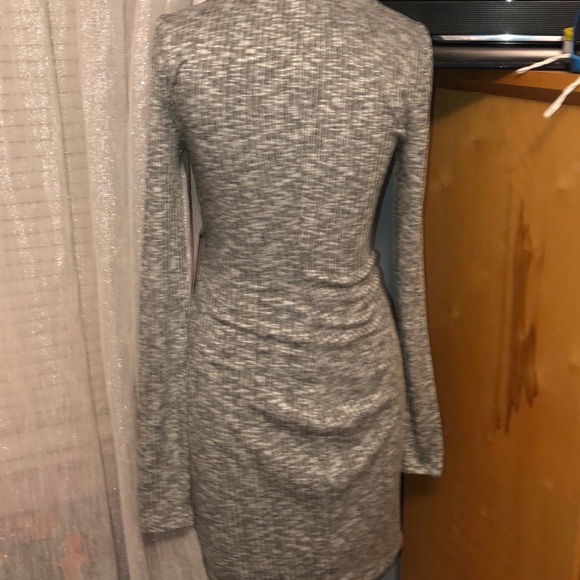 Express knot cut out long sleeve dress - Picture 3 of 6